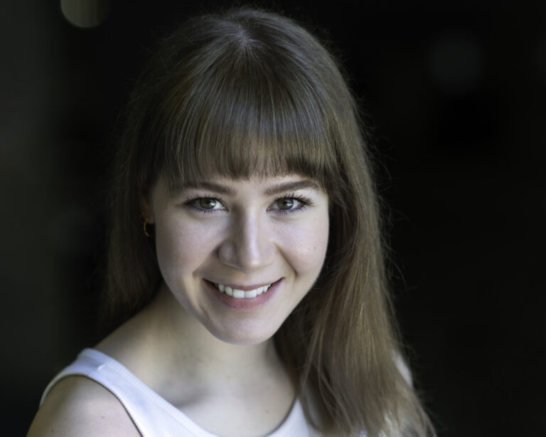 LEe Eden - Headshot